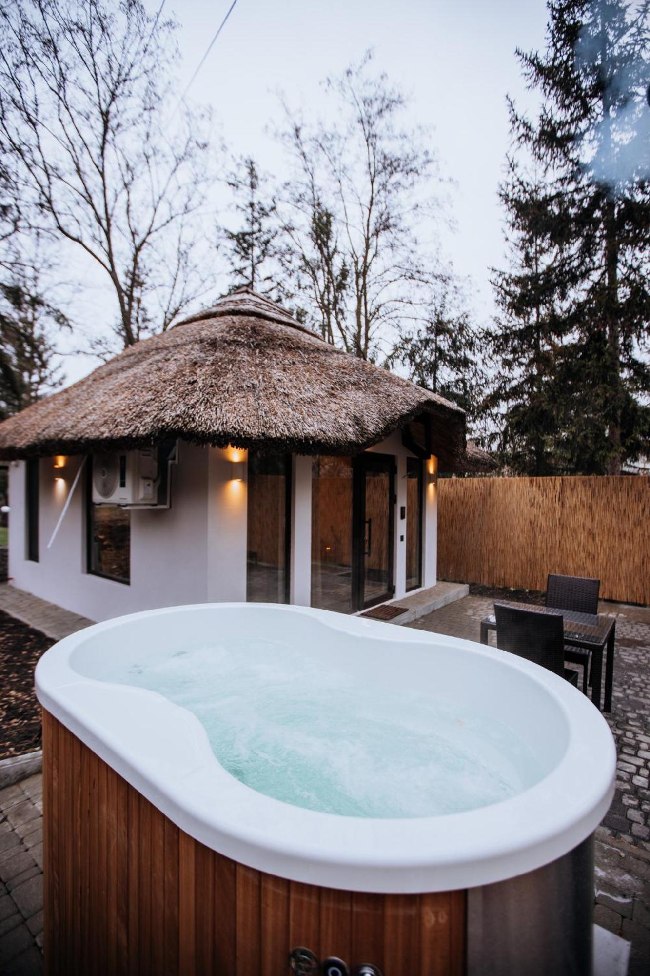 Отель Tree House Relax Park Кишинёв Экстерьер фото